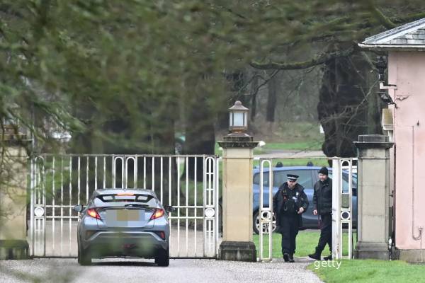 11 மணி நேர பொலிஸ் காவல்... ஆண்ட்ரூவை சாதாரணக் குற்றவாளி போல நடத்திய காவல்துறை | Andrew Treated Common Criminal