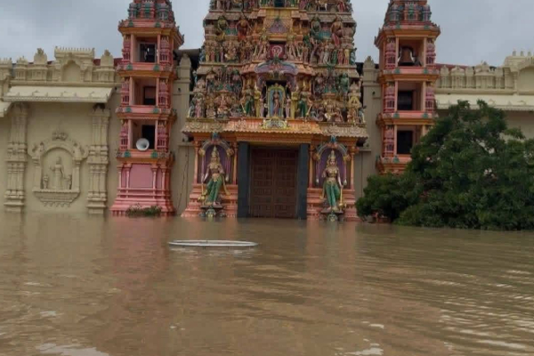 வற்றாப்பளை கண்ணகை அம்மன் ஆலயத்திலும் புகுந்த வெள்ளம் | Floods Mullaitivu Kannaki Amman Temple வற்றாப்பளை கண்ணகை அம்மன் ஆலயத்திலும் புகுந்த வெள்ளம் | Floods Mullaitivu Kannaki Amman Temple