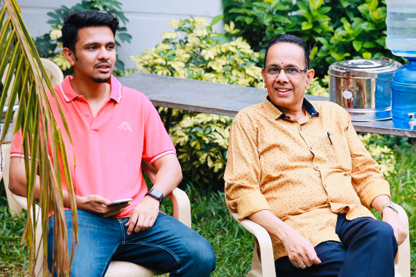 இயக்குனர் கார்த்திக் நரேனின் தந்தையை பார்த்துள்ளீர்களா - இதோ புகைப்படம் | Karthick Naren Dad Photo