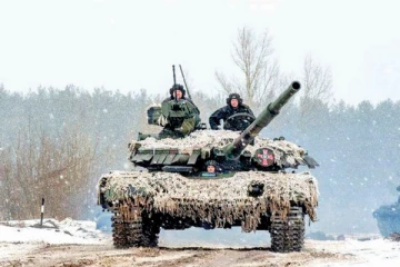 உக்ரைனை சூழ்ந்துள்ள போர் அச்சம்: அமெரிக்க அதிகாரிகள் வெளியேற நடவடிக்கை