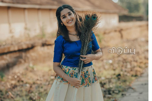 18 வயதான அஜித் ரீல் மகள் அனிகாவா இது!! இளம் நடிகைகளுக்கே டஃப் கொடுக்கும் புகைப்படம் | Anikha Surendran Latest Photoshoot Post Viral