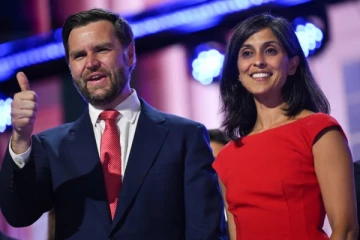 சமூக வலை​தளங்​களில் கடும் எதிர்ப்​பு ; மனைவி குறித்த சர்ச்சைக்கு துணை அதிபர் ஜே.டி.​வான்ஸ் விளக்கம்!