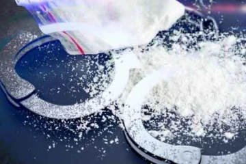 නිවසකින් කෝටි 10කට ආසන්න වටිනාකමකින් හෙරොයින් හමු වෙලා..