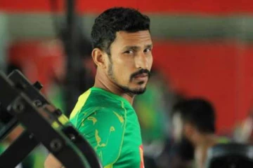 சர்ச்சையில் சிக்கிய பிரபல கிரிக்கெட் வீரர்: வழக்கு தொடர்ந்த பொலிசார்