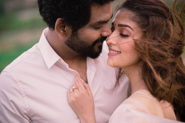 விக்னேஷ் சிவன் செய்த செயலால் விழுந்துவிழுந்து கிண்டல் செய்த நயன் தாரா.. 7 வருடமாச்சே.. | Nayanthara Vignesh Shivan Nanum Rowdy Dhaan 7Th