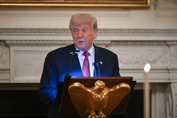 அவதூறுக்கு பத்து பில்லியன் டொலர் கோரி ட்ரம்ப் வழக்கு தாக்கல் ! | Trump Sues Wsj For 10B Over Epstein