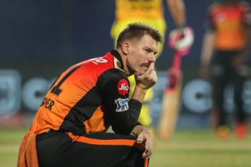 ஹைதராபாத் அணியில் இனி வார்னர் இல்லை - ரசிகர்கள் சோகம்