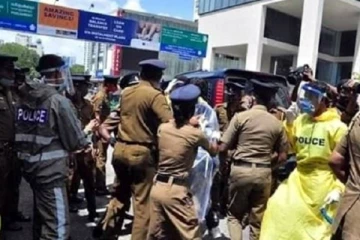 சிகரெட் ஒன்றால் ஏற்பட்ட வன்முறை - வர்த்தகர் மீது கத்திக் குத்து தாக்குல்