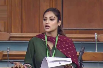 ஆண் குழந்தை பெற்ற பிரபல நடிகை - குவியும் வாழ்த்து