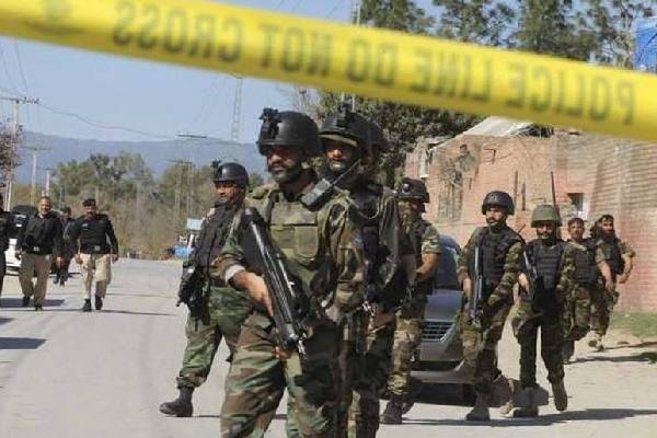 பாகிஸ்தானில் 17 பயங்கரவாதிகள் சுட்டுக்கொலை | 17 Terrorists Killed In Pakistan