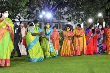 ஆளுநர் தமிழிசை சௌந்தரராஜனின் கலக்கல் டான்ஸ் வீடியோ - இணையத்தில் வைரல்