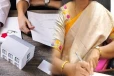 கொழும்பு காணிப் பதிவாளர் அலுவலகத்தின் பெண் அதிகாரி கைது