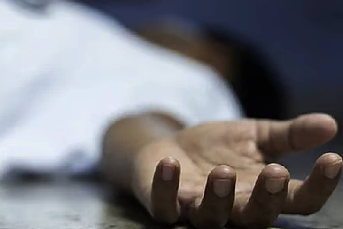 கிளிநொச்சியில் எரிந்த நிலையில் மீட்கப்பட்ட சடலம் - தீவிர விசாரணையில் பொலிஸார் | Body Found In Iranamadu Police Investigating கிளிநொச்சியில் எரிந்த நிலையில் மீட்கப்பட்ட சடலம் - தீவிர விசாரணையில் பொலிஸார் | Body Found In Iranamadu Police Investigating