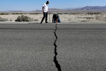 48 மணி நேரத்தில் 5 முறை நிலநடுக்கத்தால் அதிர்ந்த அமெரிக்க மாகாணம்