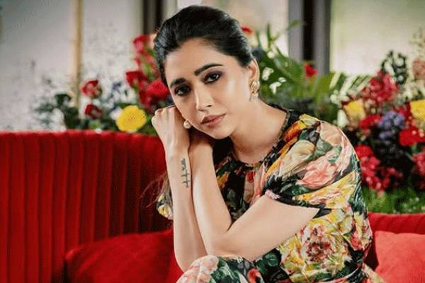 சிங்கிளாகவே செம மாஸ் காட்டும் ஆர்த்தி ரவி! குவியும் லைக்குகள் | Arti Ravi Latest Look Goes Viral சிங்கிளாகவே செம மாஸ் காட்டும் ஆர்த்தி ரவி! குவியும் லைக்குகள் | Arti Ravi Latest Look Goes Viral