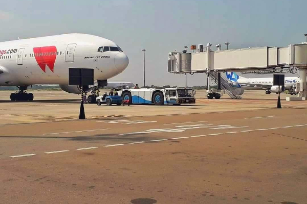 சுற்றுலா பயணிகளால் நிரம்பிய மத்தள விமான நிலையம்!(Photos) | Mattala Airport Overflowing With Tourists