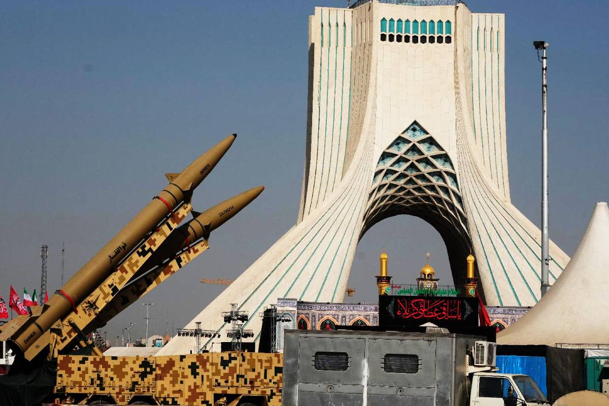 குவைத் மீதான ஈரானின் திடீர் தாக்குதல்...! தொழிலாளி ஒருவர் பலி | Iran Attacks Kuwait As Mideast Tensions Rise