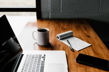 கர்ப்பிணிகளான அரசாங்க ஊழியர்கள் வீட்டிலிருந்து பணியாற்ற அனுமதி