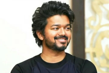 USA-வில் தளபதி விஜய்.. வெளிவந்த அவருடைய லேட்டஸ்ட் லுக் புகைப்படம்.. இதோ