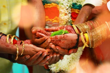 இலங்கையில் திருமணங்கள் எண்ணிக்கையில் கடும் வீழ்ச்சி ; வெளியான அதிர்ச்சி தகவல்