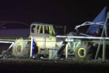 தரையிறங்கும் நேரத்தில் நிலை தடுமாறிய விமானம்: பரபரப்பை ஏற்படுத்திய சம்பவம்.!