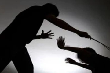 සිසුවියට කොහු මිටෙන් පහර දුන් විදුහල්පතිට ලබා දුන් දඩුවම