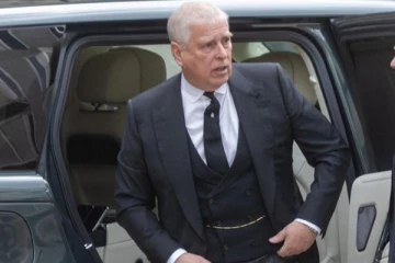 இங்கிலாந்து அரசாங்க ரகசியத் தகவல்கள் தவறுதலாக வெளியீடு