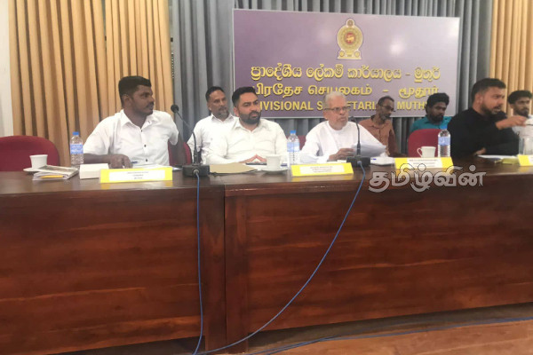 தோப்பூர் சிறுவர் பூங்காவினை புனரமைத்து மக்கள் பயன்பாட்டிற்கு விடுவதற்கு நடவடிக்கை எடுக்குமாறு வலியுறுத்தல் | Memorial To Those Who Died In The Tsunami