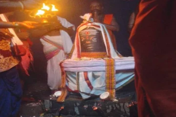 வவுனியா வெடுக்குநாறி மலையில் இரவு விசேட பூகை வழிபாடுகள்!