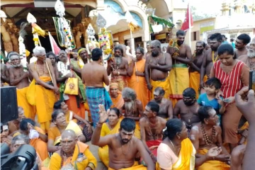 கதிர்காம கந்தன் ஆலய வருடாந்த மகோற்சவத்திற்கான பாதயாத்திரை ஆரம்பம் (Photos)