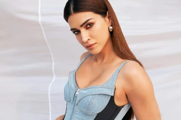 கிரித்தி சனொன் செம ட்ரெண்டியான உடையில் போட்டோஷூட்