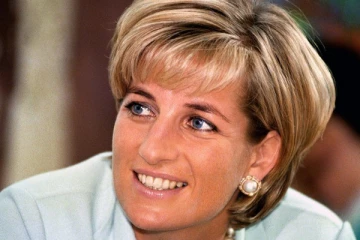 ஏலத்திற்கு வரும் இங்கிலாந்து இளவரசி டயானாவின் உடைகள்!