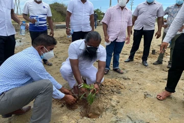 இராஜாங்க அமைச்சர் மொஹான் பிரியதர்ஷன டி சில்வா சாம்பல்தீவு களப்பு பிரதேசத்திற்கு விஜயம்