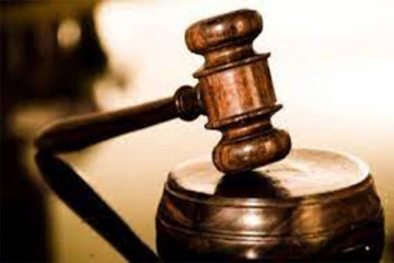 இலங்கை மத்திய வங்கியில் 50 இலட்சம் ரூபா திருடப்பட்ட சம்பவம் தொடர்பில் சந்தேக நபர்களைக் கைது செய்யுமாறு உத்தரவிடப்பட்டுள்ளது.