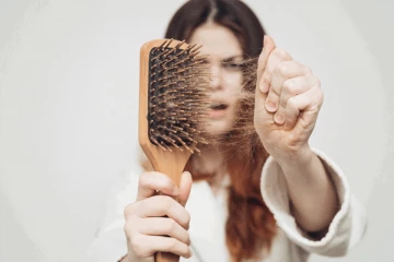 முடி உதிர்வா? இளநரையா? கவலையை விடுங்க... இதோ சில அசத்தலான டிப்ஸ்