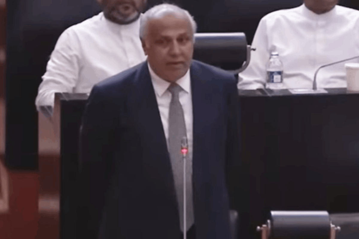 வெட்கமாக இல்லையா..! ஈரானியக் கப்பல்கள் விவகாரத்தில் அரசிடம் கடுமையான கேள்விகளை எழுப்பிய ஹக்கீம் | Hakeem Questioned Government Regard Iranian Ships