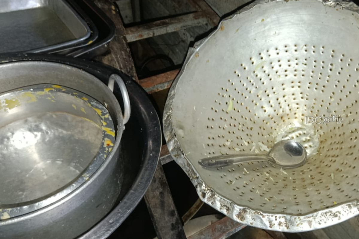 மட்டக்களப்பில் சுகாதார சீர்கேட்டுடன் இயங்கிய உணவகம்: நீதிமன்றின் உத்தரவு | Batticaloa Restaurant Fined 70K Hygiene Issues