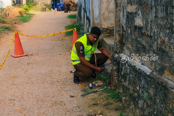 பல்வேறு குற்றச்செயல்களுடன் தொடர்புடைய நபர் மீது பொலிஸார் துப்பாக்கிச்சூடு (Video) | Police Fired On A Person Related To Crime