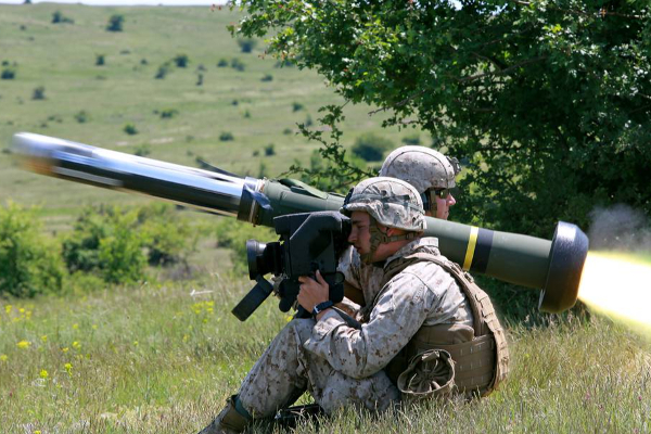 சீறிப்பாயும் அமெரிக்கா கொடுத்த ஆயுதம்; ரஷ்ய பீரங்கிகளை  துவம்சம் செய்யும்  உக்ரைன்! | Ukraine Launches Russian Artillery