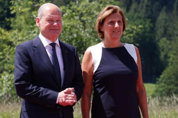 ஜெர்மனி சான்ஸ்லரின் மனைவியின் அதிரடி முடிவு!