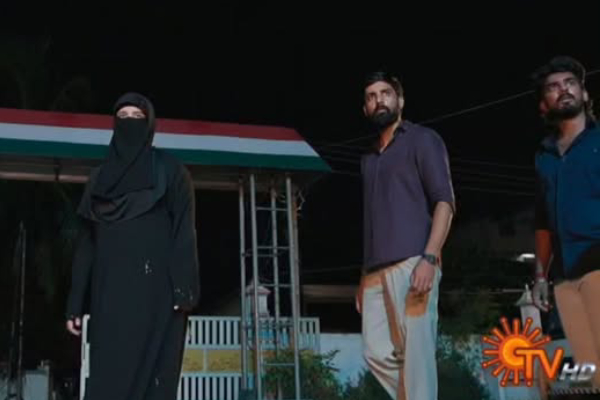 ஆதி குணசேகரனை முட்டாளாக்கி மண்டபத்தில் இருந்து வெளியே வந்த தர்ஷன்.. பரபரப்பான கட்டத்தில் எதிர்நீச்சல் தொடர்கிறது | Dharshan Escaped From Gunasekaran In Ethirneechal