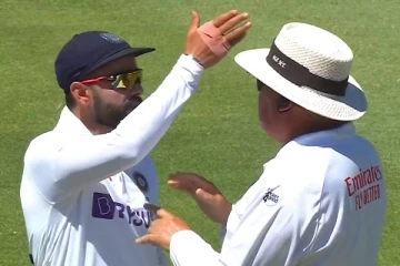 நடுவரிடம் சண்டை போட்ட விராட் கோலி! மைதானத்தில் பரபரப்பு