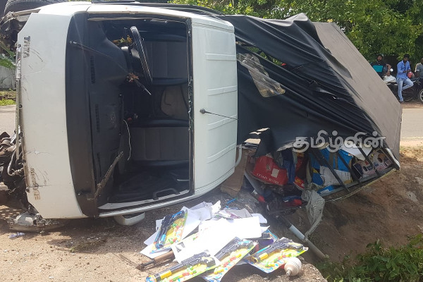 Vehicle accident vavuniya spot