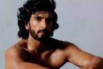 மனசுல ரன்வீர் சிங்குனு நினைப்பு? படுக்கையறை புகைப்படத்தை வெளியிட்ட விஜய் டிவி பிரபலம்