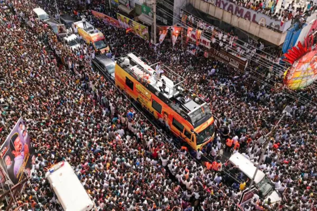 கரூர் துயரத்தின் ஓராண்டு நினைவில் முதலமைச்சர் விஜய் உருக்கம் | Vijay Express Deep First Anniversary Karur Tragedy