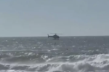 பிரான்சில் மக்கள் கண் முன்னே கடல் அலைகளில் இழுத்துச் செல்லப்பட்ட 18 பேர்... பதற்றத்தை ஏற்படுத்திய சம்பவம்