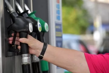 மார்ச் மாதம் எரிபொருட்களின் விலைகளில் மற்றம் இல்லை; மக்கள் மகிழ்ச்சி!