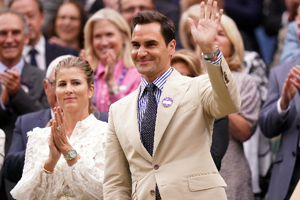 உலகப்புகழ் பெற்ற வீரரை தலைவா என விளித்த விம்பிள்டன்! | Wimbledon Gave The Roger Federer Thalaiva