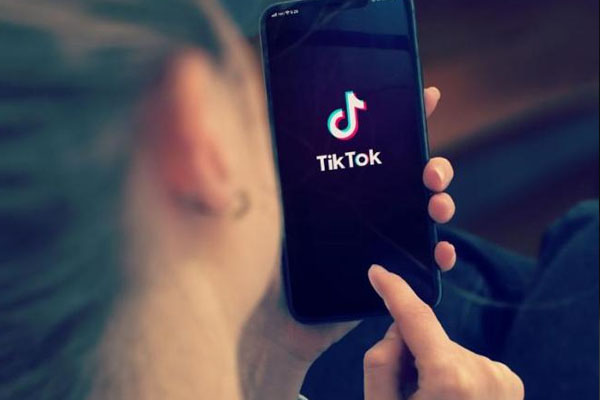 தமிழர் பகுதியொன்றை உலுக்கிய சம்பவம் ; காதலனின் நண்பர்களால் கூட்டாக பலாத்காரம் செய்யப்பட்ட இளம் பெண் | Incident Shakes Tamil Area Young Woman Assaulted தமிழர் பகுதியொன்றை உலுக்கிய சம்பவம் ; காதலனின் நண்பர்களால் கூட்டாக பலாத்காரம் செய்யப்பட்ட இளம் பெண் | Incident Shakes Tamil Area Young Woman Assaulted