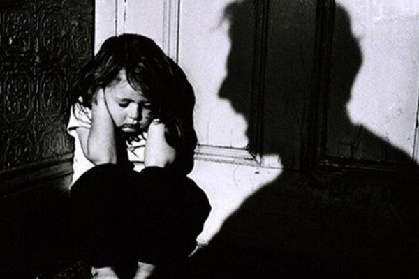 தாயுடன் தகாத உறவு.. 3வயது குழந்தைக்கு பாலியல் வன்கொடுமை.. வெறிச்செயலால் நடந்த பரிதாபம்! - தமிழ்நாடு